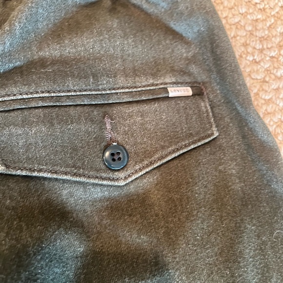 Levi’s Cargo Half Jogger Pants - Picture 3 of 4